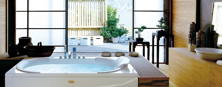 salle-bain-moderne-esprit-japonais-bain à remous-confort-absolu